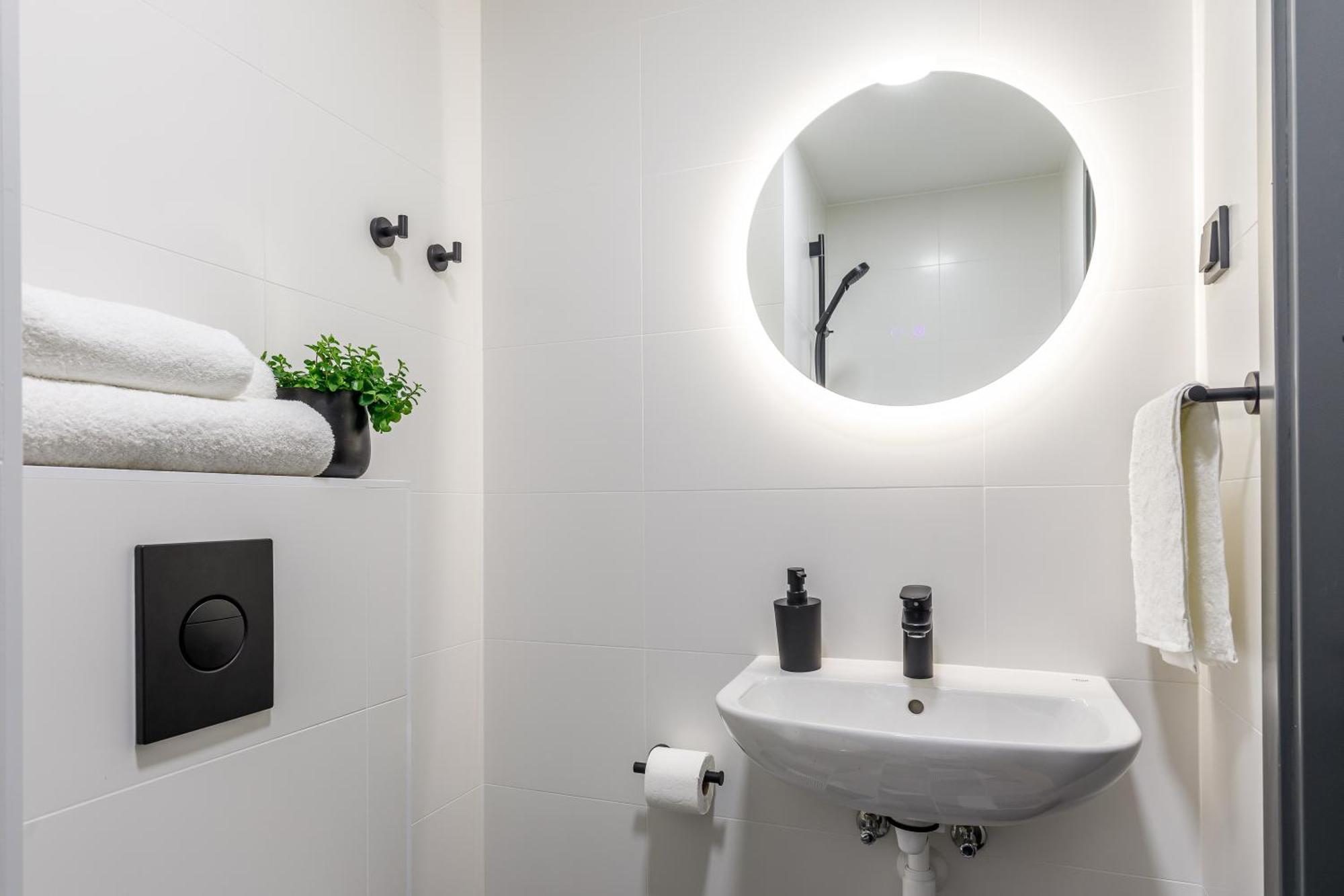 Rare Apartments - Self Check-In Miniapartments Tartu Esterno foto