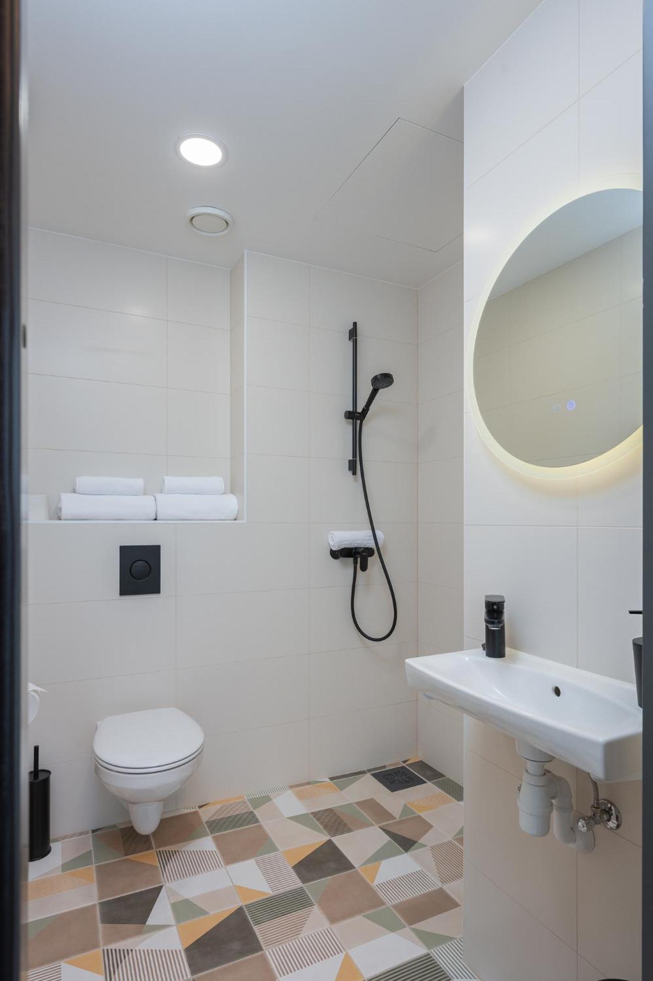 Rare Apartments - Self Check-In Miniapartments Tartu Esterno foto